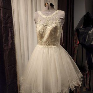 Dancing Quess short white dress